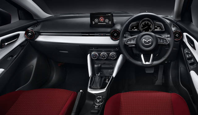 マツダデミオ特別仕様車「Noble Crimson」