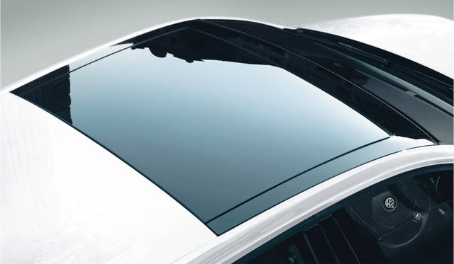 電動パノラマスライディングルーフ（サンシェード、UVカット機能付）オプション設定 