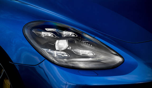 sapphire blue metallic