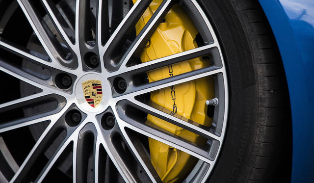 sapphire blue metallic