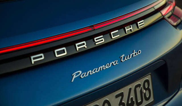 sapphire blue metallic