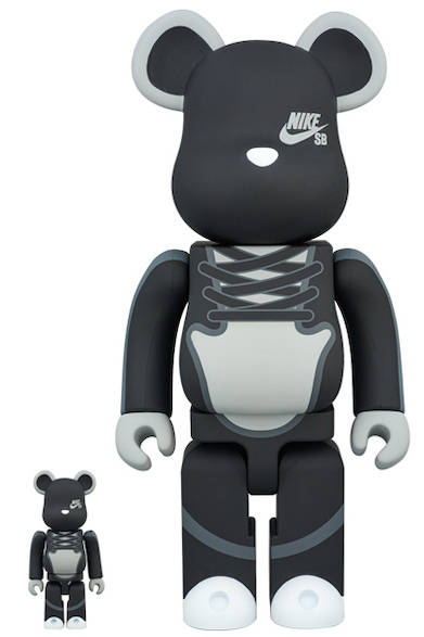 BE@RBRICK NIKE SB BLACK 100％ & 400％