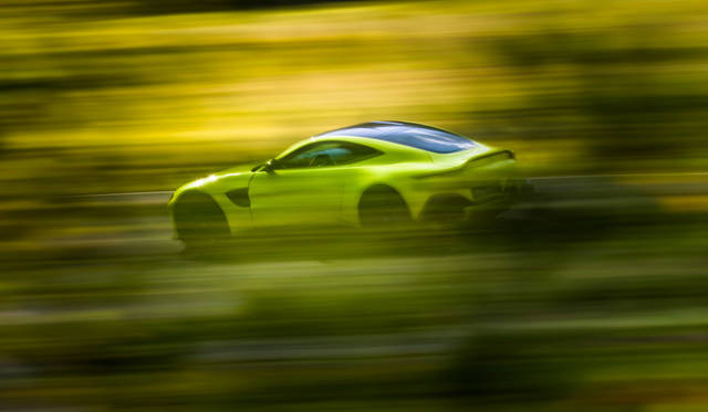 astonmartin-vantage_011