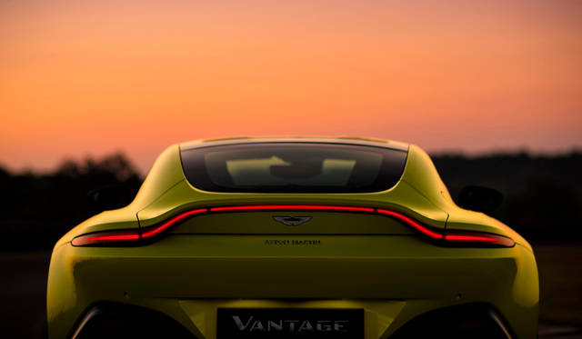 astonmartin-vantage_24