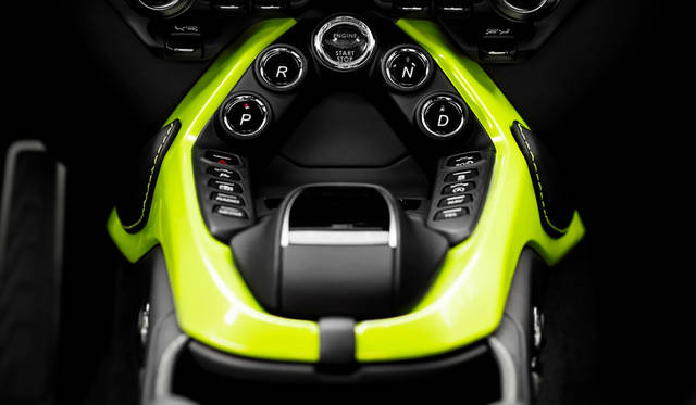 astonmartin-vantage_35
