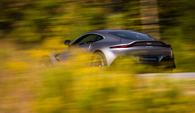 astonmartin-vantage_43