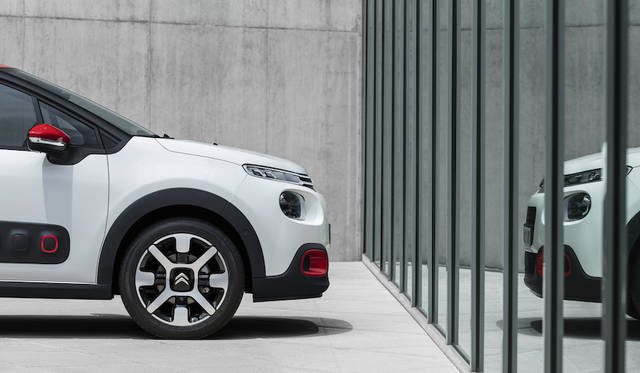 Photographs by Peugeot Citroen Japon