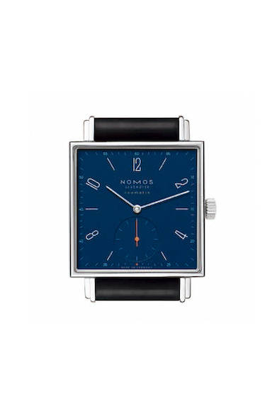 <strong>テトラ ネオマティック 39 ミッドナイトブルー</strong><br><br>  Ref.｜TT130013BL2<br> ムーブメント｜自動巻き（DUW3001）<br> ケース素材｜SS<br> ケース径｜33mm ×33mm<br> ストラップ素材｜シェルコードバン／ブラック<br> 文字盤｜ミッドナイトブルー<br> 防水｜5ATM<br> 価格｜45万円（税別）<br> 原産国｜ドイツ<br>