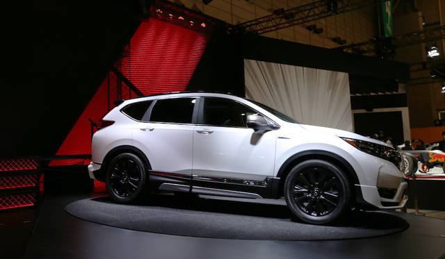 <strong>Honda CR-V｜ホンダ CR-V</strong><br> ホンダのブースに飾られた今年（2018年）にモデルチェンジ予定というCR-Vをベースにしたカスタムコンセプト