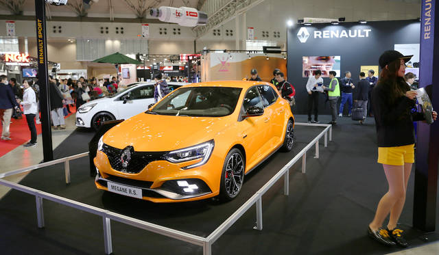 <strong>Renault Megane R.S.｜ルノー メガーヌ R.S.</strong><br> ルノーは新型メガーヌRSを参考出品