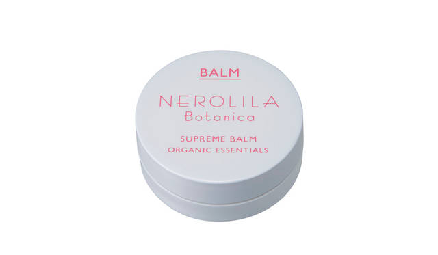 <strong>ネロリラ ボタニカ シュプリームバーム（マルチバーム）</strong><br>容量｜8g<br>価格｜2800円（税抜）<br>美容成分｜ジャパニーズネロリ、フランキンセンス、パチュリ、ホホバ種子油、アーモンド油、ローズオイル、サンダルウッド油、トドマツ油、マジョラム油、ナツミカン花油、ルリジサ種子油、マルラオイル、月見草油、トウキンセンカ花エキス、モリンガ油、サジー油、アイリス、コメヌカ油