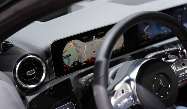 10.25インチモニター（オプション）を使ったナビゲーションの表示もユニーク