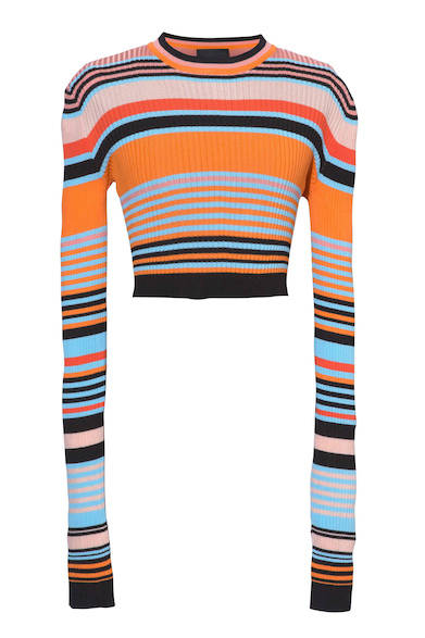 90'sなグランジムード満載のマルチボーダートップス。スリムフィットで短すぎないクロップド丈なのでボトムスを選ばず着用できそう。同素材のスカートと合わせてセットアップにも。ニット3万9000円（ディーゼル ブラック ゴールド）