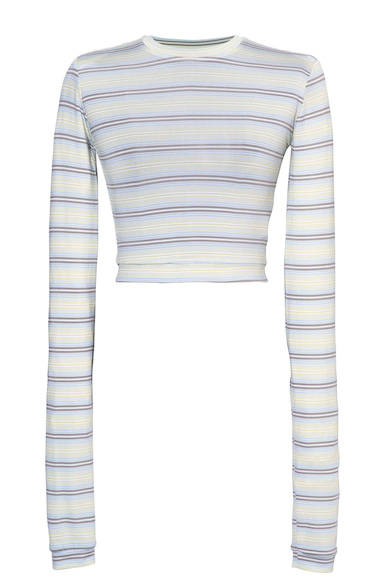 クロップド丈のボーダーカットソー。長めの袖丈がポイントで、さらっとラフに着こなすのがオススメ。1枚で着ても、レイヤードしても様々な着こなしが楽しめる。カットソー1万6800円（ディーゼル ブラック ゴールド）