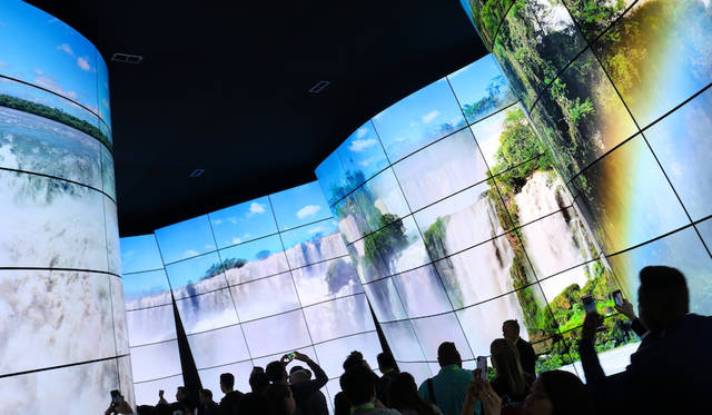 LG OLED TV 4K “Canyon”