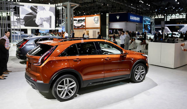 キャデラック「XT4」は117kW（237馬力）の2リッター4気筒に9段オートマチック変速機
