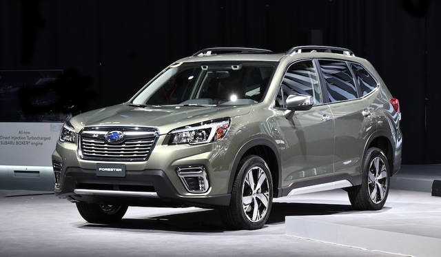 新型スバル「フォレスター」は新しいグローバルプラットフォームに、2.5リッター水平対向エンジンにシンメトリカルAWDシステム