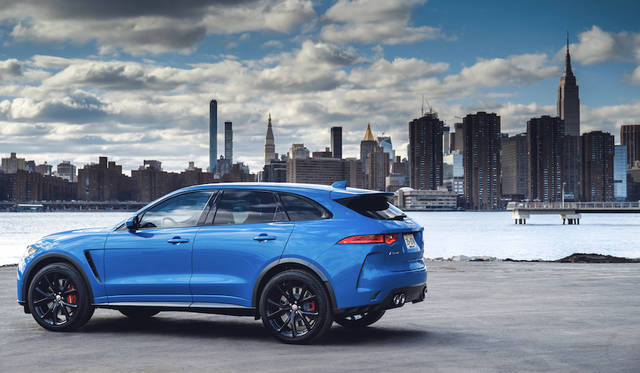 550馬力の5リッターV8エンジン搭載のジャガー「F-PACE SVR」