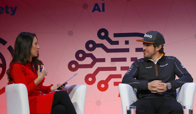 Fernando Alonso（写真右）