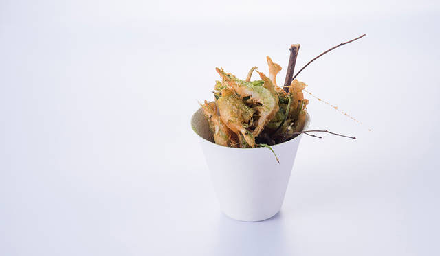 3.白海老と山菜のベニエ