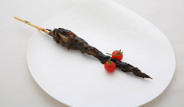 鰻の尾ひれ黒焼き