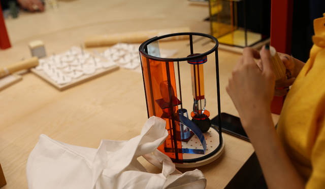 敷地は2つに分けられていてこの会場では思い思いのパーツを立体的に並べることで遊び感覚で空間構成の重要性に気づくしかけ