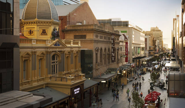 Rundle Mall, Adelaide, SA<br>© South Australian Tourism Commission