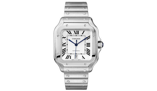 SSならではのカジュアル感と伝統的デザインがミックスされ、硬めのクロージングスタイルにも程よく砕けた印象をもたらしている。© Cartier　