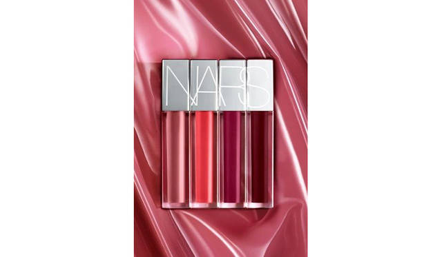 <strong>フルビニール リップラッカー 全11色</strong><br>数量限定<BR> 価格｜3500円（税別）<br>発売｜7月20日（金）