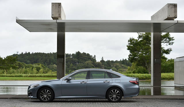 Toyota Crown G（L4 2.5HV）｜トヨタ クラウン G（直4 2.5ハイブリッド）