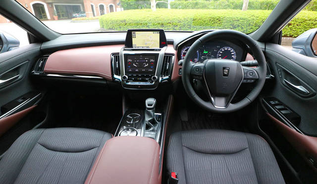 Toyota Crown G（L4 2.5HV）｜トヨタ クラウン G（直4 2.5ハイブリッド）