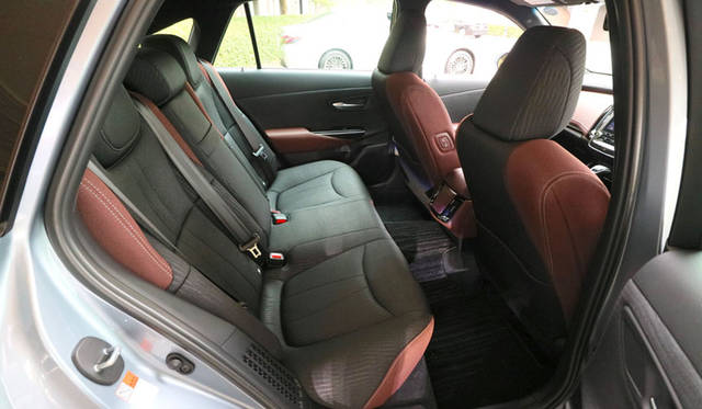 Toyota Crown G（L4 2.5HV）｜トヨタ クラウン G（直4 2.5ハイブリッド）