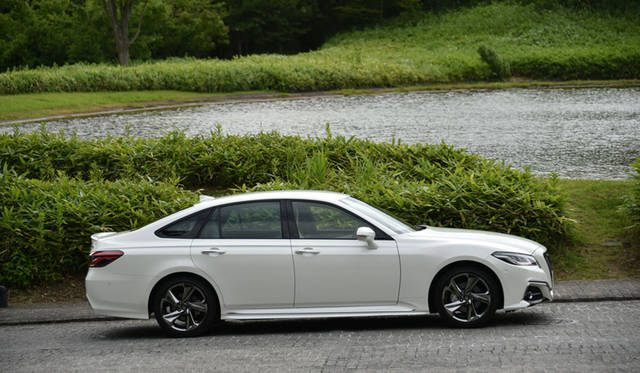 Toyota Crown RS（L4 2.0T）｜トヨタ クラウン RS （直4 2.0ターボ）