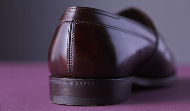 <strong>「ADLEY（アドレイ）」</strong><br />色／素材｜DARK BROWN／MUSEUM CALF<br /> ラスト｜0215<br /> ソール｜グッドイヤーウェルト<br /> 価格｜13万円