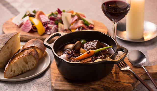 山小屋の夕食。