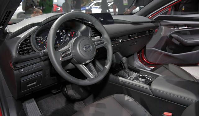 Mazda 3｜マツダ 3（日本名：デミオ）