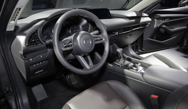 Mazda 3｜マツダ 3（日本名：デミオ）