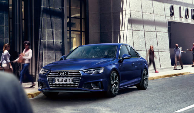 Audi A4｜アウディ A4