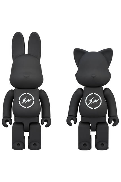 各全高約320mm(R@BRICK)/260mm(NY@BRICK)。THE CONVENI及びメディコム・トイ直営店舗にて販売。2月発売予定・各1万800円（税込）。※数量限定商品のため、在庫が無くなり次第販売は終了となります。