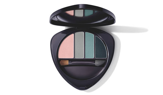 <strong>アイシャドウパレット 02</strong><BR>容量｜5.3g<BR>価格｜5800円（税抜）