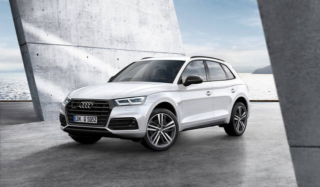 Audi Q5 40 TDI 1st edition black styling<br>アウディ Q5 40 TDIファースト エディション ブラック スタイリング