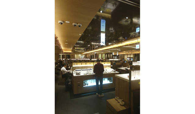 <strong>海底撈火鍋新宿店</strong> <br>住所｜東京都新宿区歌舞伎町１-21-1第二東亜会館6F <br>TEL｜03-6278-9799 <br>営業｜11:00～5:00　年中無休