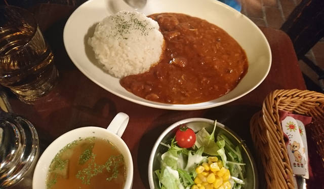 <strong>ラドリオ</strong><br>　住所｜東京都千代田区神田神保町1-3<br>TEL｜03-3295-4788<br>営業｜<br>平日　　11：30～22：30<br>土曜　　12：00～19：00<br>日曜　　12：00～18：00<br>祝日・年末年始休