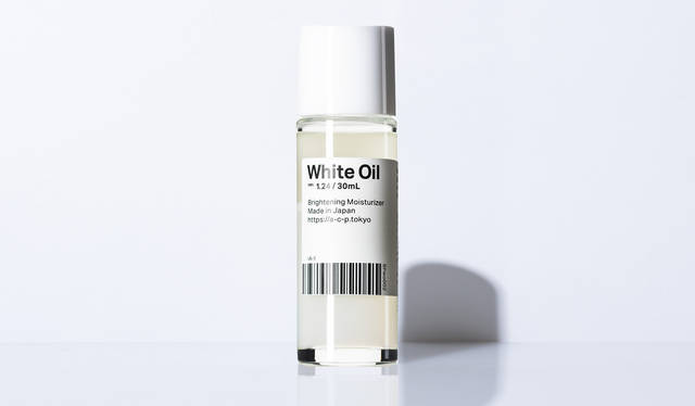 <strong>白いオイル ver.1.24</strong><br>容量｜30mL<br>価格｜6400円（税抜）