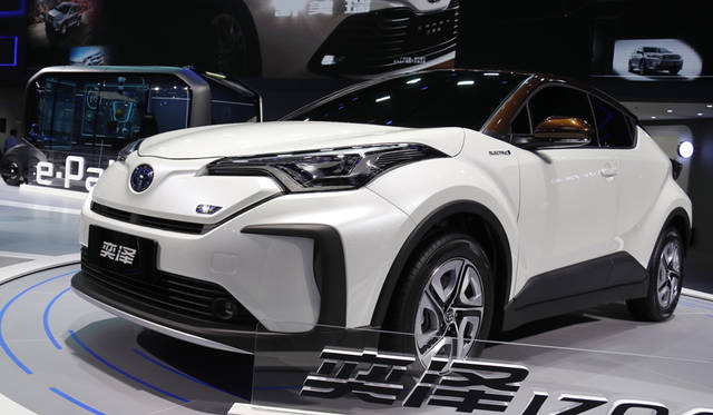 34toyota Toyota IZOA electric