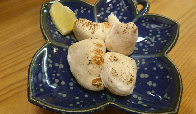 <strong>三浦屋</strong><br>  住所｜東京都台東区浅草2-19-9<br>  TEL｜03-3841-3151<br> 営業｜12:00-21:30 <br> 定休｜4月～7月 毎週水・木曜日 <br>8月 1ケ月休業 <br>9月 毎週水・木曜日 <br>10月 毎週水曜日 <br>12月31日～1月2日