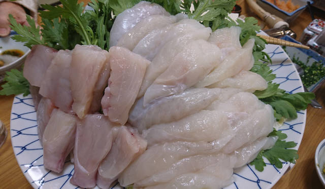 <strong>三浦屋</strong><br>  住所｜東京都台東区浅草2-19-9<br>  TEL｜03-3841-3151<br> 営業｜12:00-21:30 <br> 定休｜4月～7月 毎週水・木曜日 <br>8月 1ケ月休業 <br>9月 毎週水・木曜日 <br>10月 毎週水曜日 <br>12月31日～1月2日