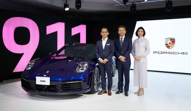 （左から）ポルシェAGエクステリアデザイナー 山下周一氏、ポルシェジャパン代表取締役社長 七五三木敏幸氏、ポルシェジャパン執行役員マーケティング部長 山崎香織氏