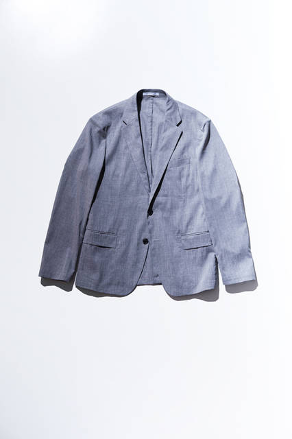 <strong>リネンストレッチ ジャケット</strong> 4万2000円（税抜）