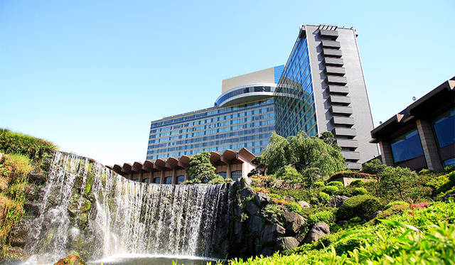 <strong>ホテルニューオータニ</strong><br>住所｜東京都千代田区紀尾井町4‐1<br>TEL｜03-3265-1111（代表）